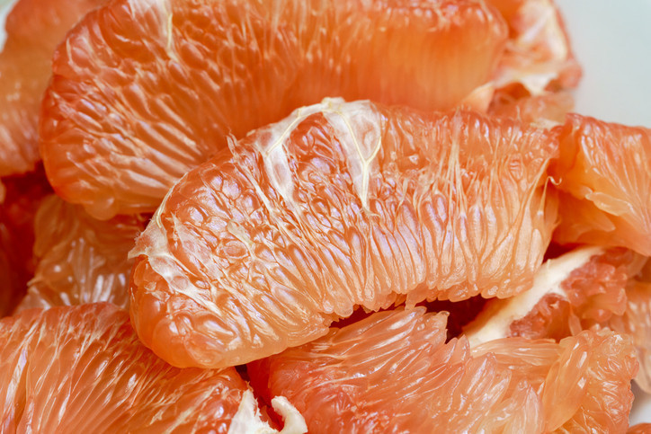 GREYFURTU EN YÜKSEK BESİN DEĞERİ İÇİN HANGİ YİYECEKLERLE BİRLİKTE TÜKETEBİLİRSİNİZ