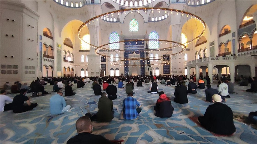CUMA NAMAZI FARZ MI