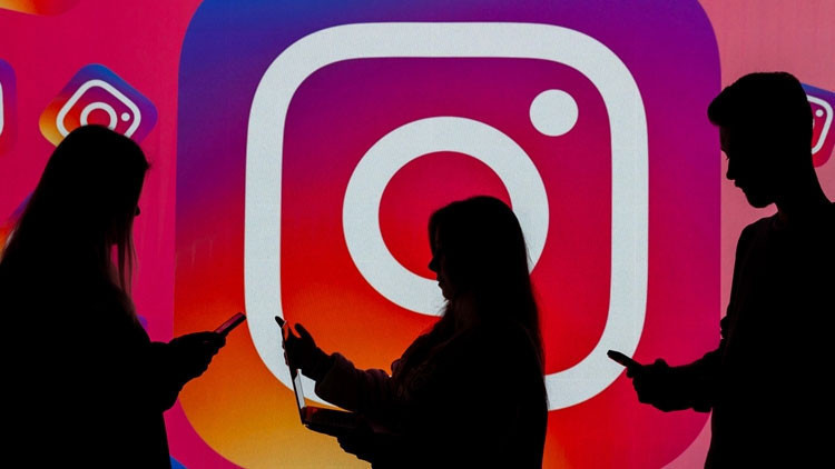 INSTAGRAM ÇÖKTÜ MÜ