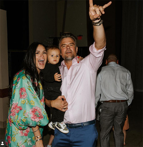 21 yaş genç karısı için elleriyle ev yapmıştı: Yakında doğacak kızımız burada büyüyecek