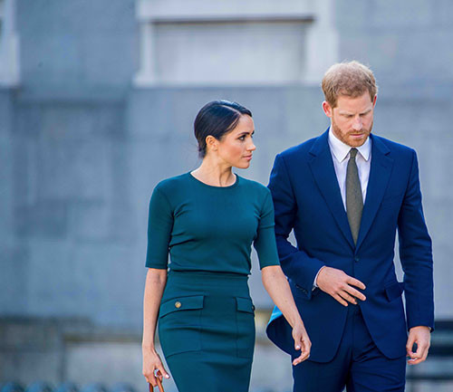 Bütün hayalleri kumdan kaleler gibi... Anlaşma falan yok, herkes kendi yoluna