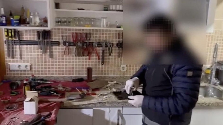 Sakarya'da operasyon! Ev, DEAŞ bağlantılı silah imalathanesi çıktı: Kokain ve yüzlerce silah parçası ele geçirildi