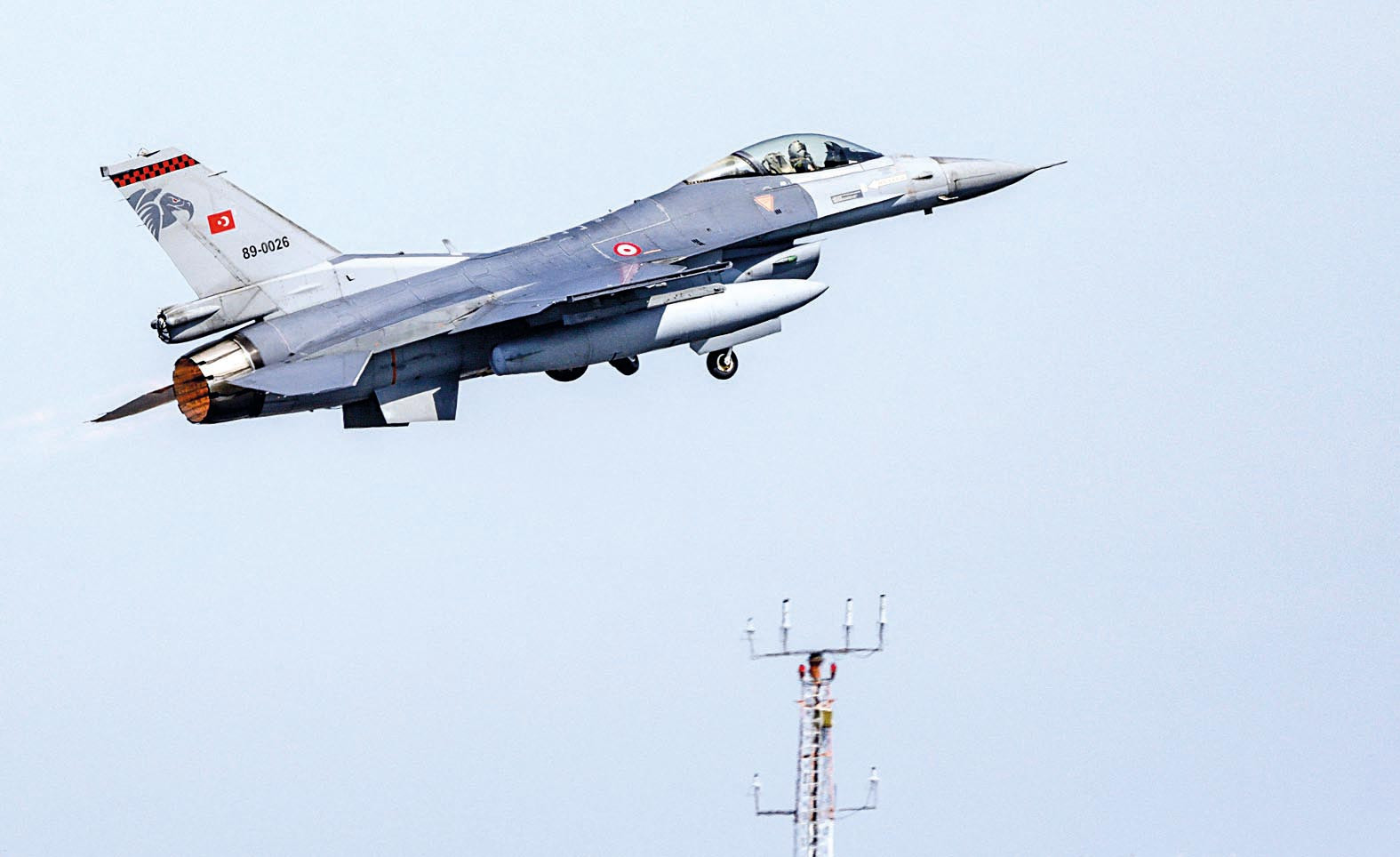 Ercan Havalimanı F-16’lara hazır