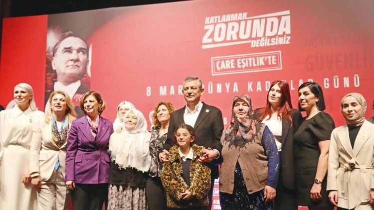 Özel’den Eskişehir ziyareti: Esnafın yüzü gülecek