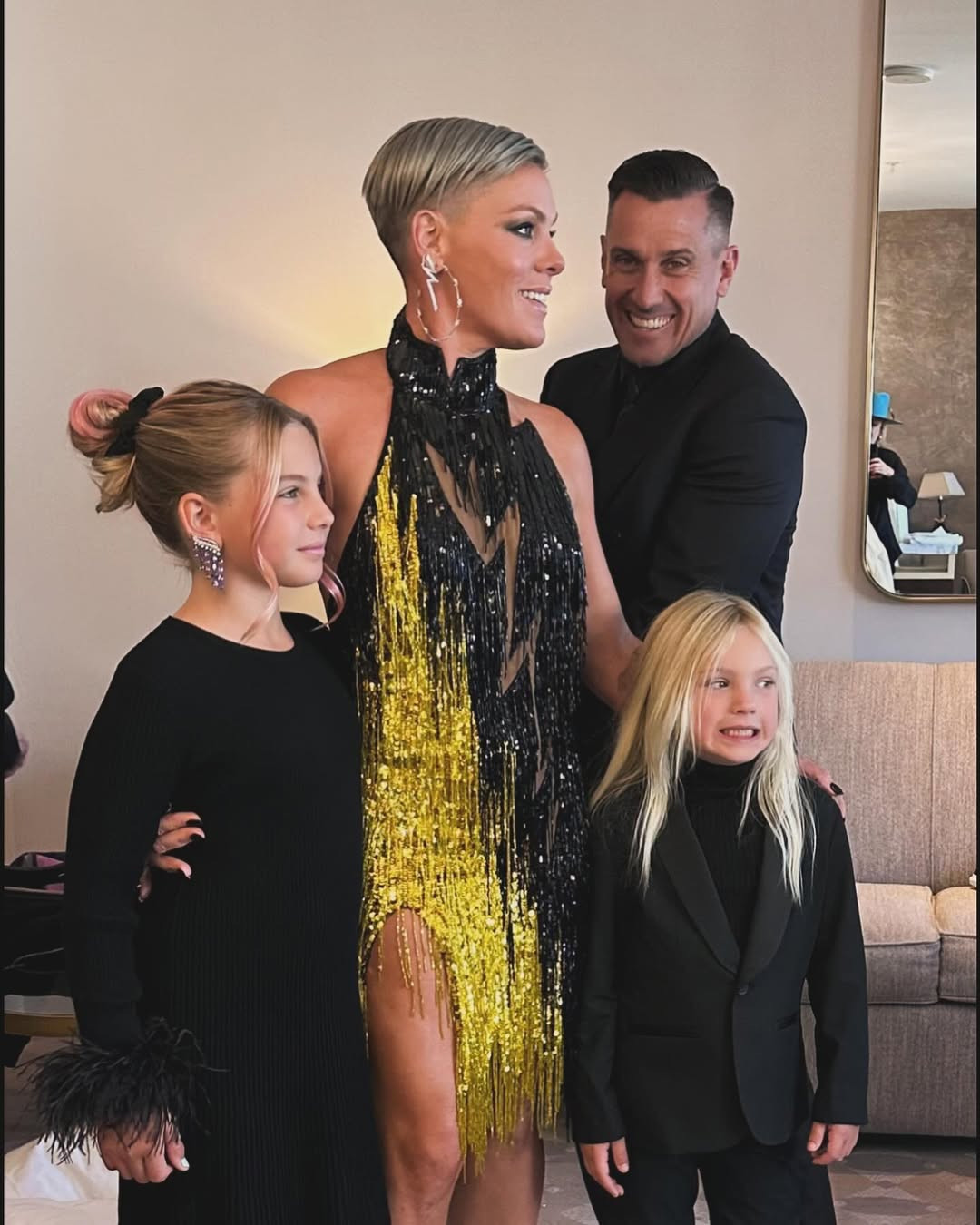 Boşanma söylentilerine mutlu aile pozuyla cevap