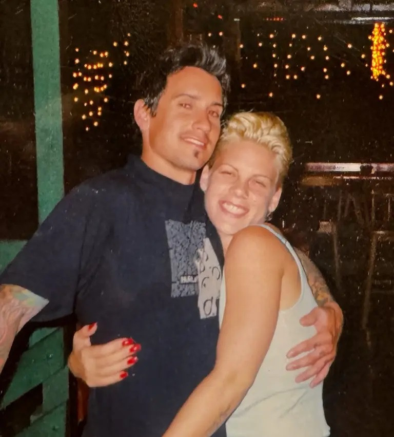 Boşanma söylentilerine mutlu aile pozuyla cevap