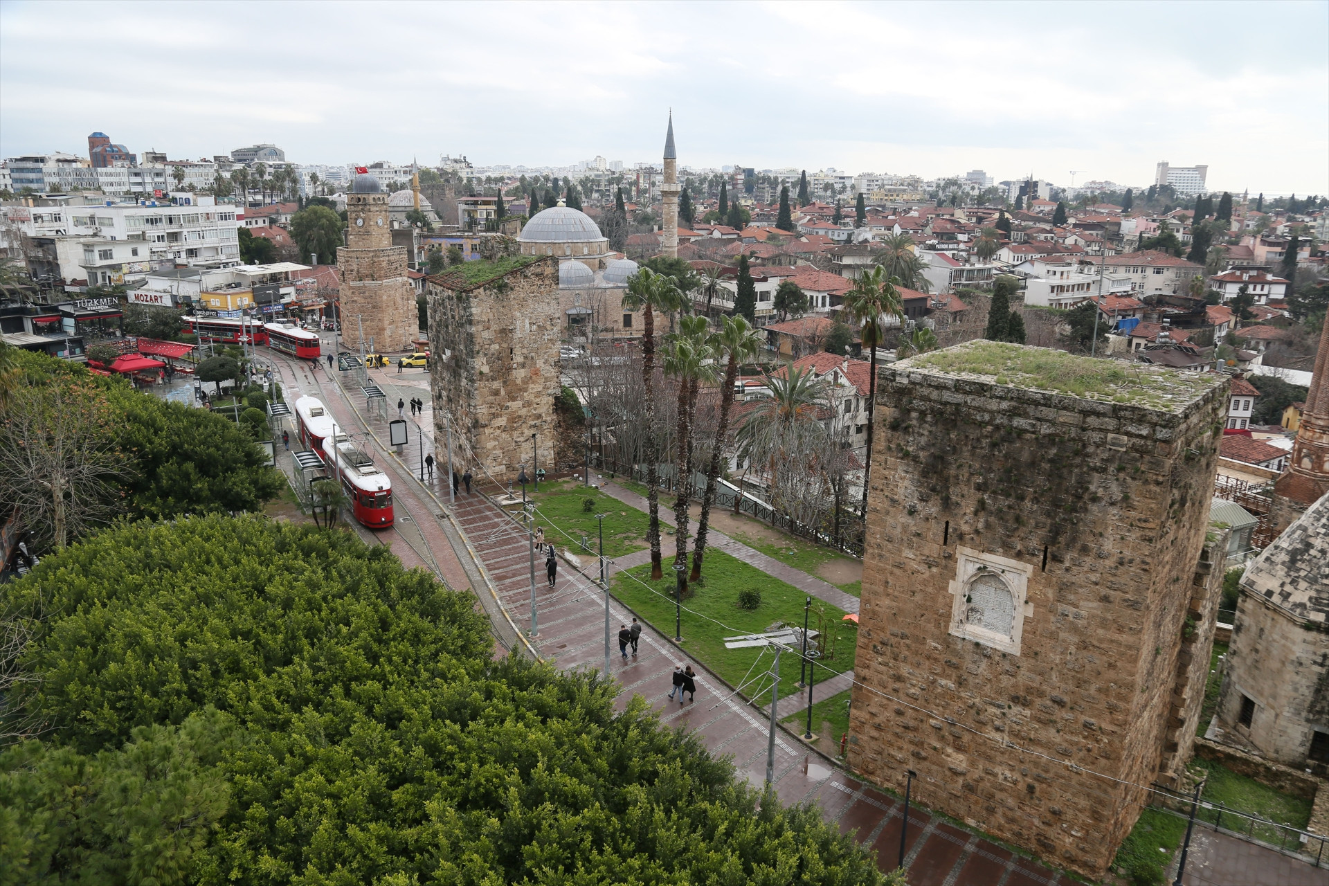 Selçuklunun 800 yıllık kayıp kitabeleri tarihi surlar ve evlerin duvarlarında bulundu