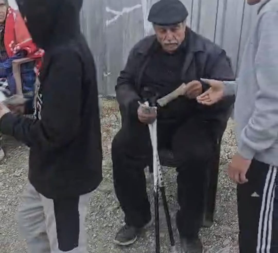 Antakya Haberleri - Depremde ölen yakınları için emekli maaşını dağıttı - Hatay Haberleri