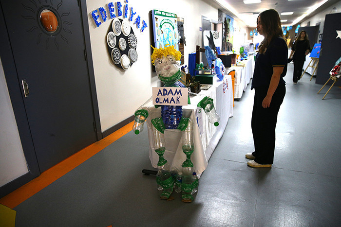  300 ürün sergileniyor