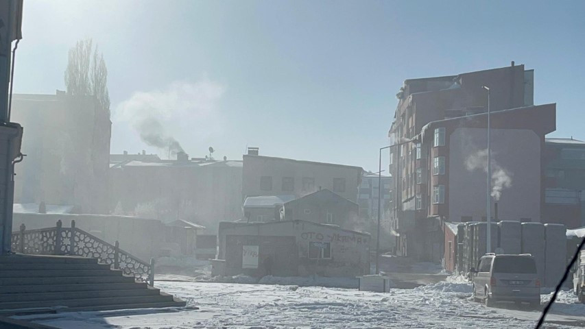  Bu şehirde hava sıcaklığı eksi 25 dereceyi gösterdi