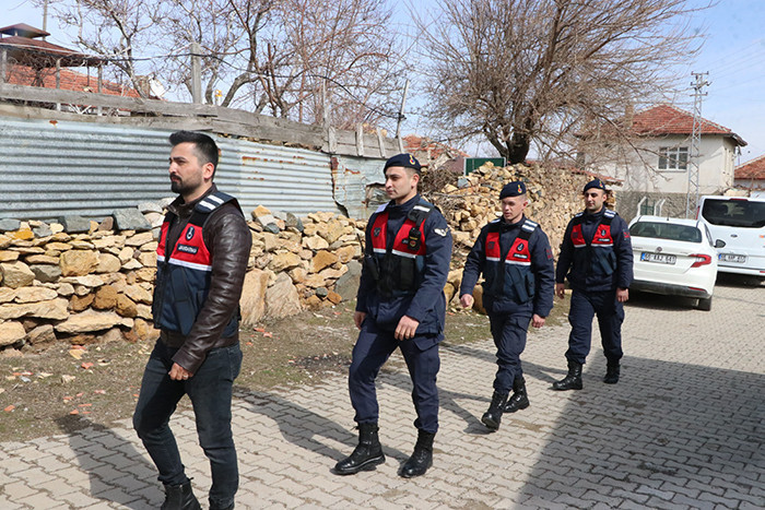 Jandarma köy köy dolaşarak vatandaşları uyarıyor: Bu tür tuzaklara düşmemeye çalışacağız