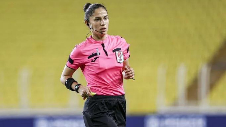 Süper Lig'e 22 yıl sonra kadın hakem!