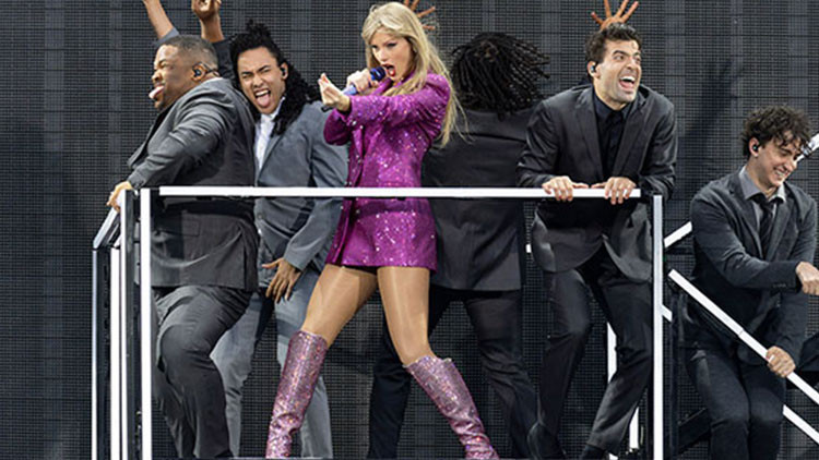 Adeta para basıyor… Ünlü şarkıcının serveti 2 milyar dolara yükseldi