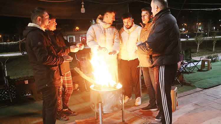 Tokat 5.5’le sallandı: Bazı vatandaşlar geceyi dışarıda geçirdi