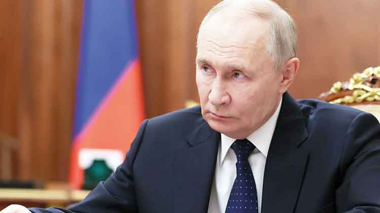 Trump’tan Putin’e 1 aylık petrol kıyağı