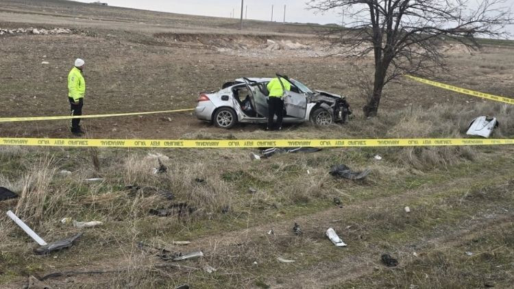 Bayram tatili yolunda feci kaza: Baba öldü, eşi ile 4 oğlu yaralandı