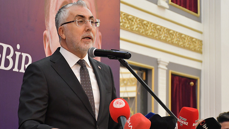 Bakan Işıkhan: Artık kurulan tuzakları gören, oyunları bozan Türkiye var