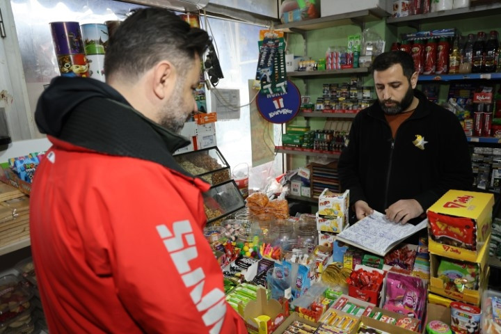  Borç defterini kaldırımda yaktı