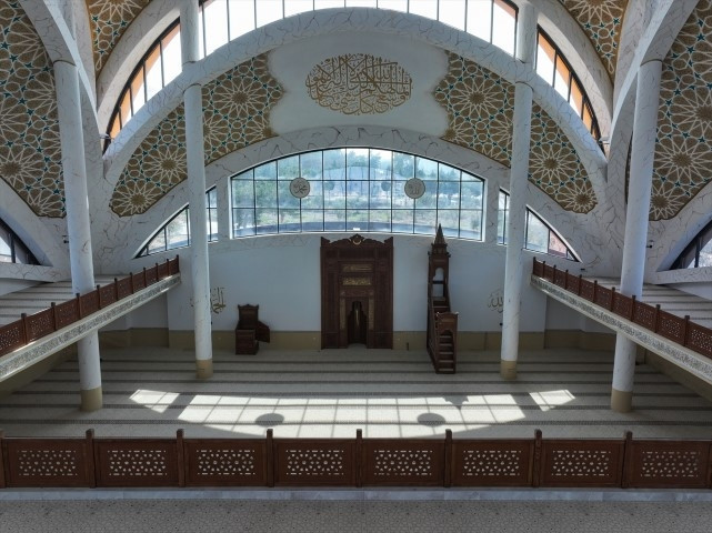  İzmirdeki 5 bin kişilik cami ve külliyesi hizmete giriyor