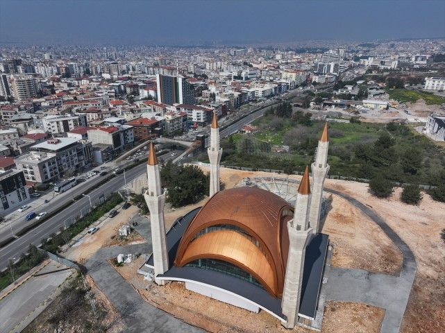 İzmirdeki 5 bin kişilik cami ve külliyesi hizmete giriyor