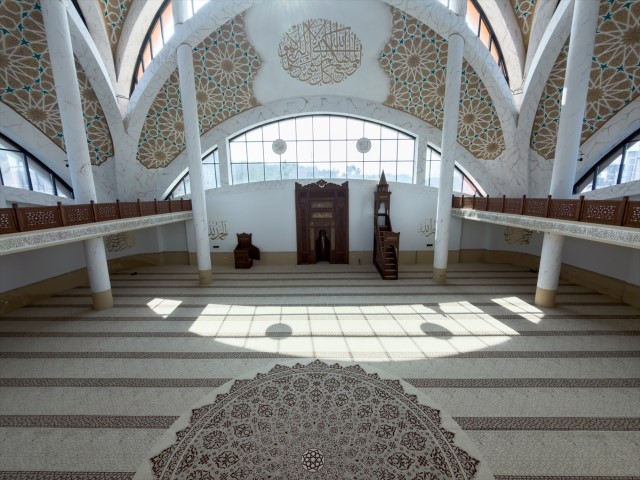  İzmirdeki 5 bin kişilik cami ve külliyesi hizmete giriyor