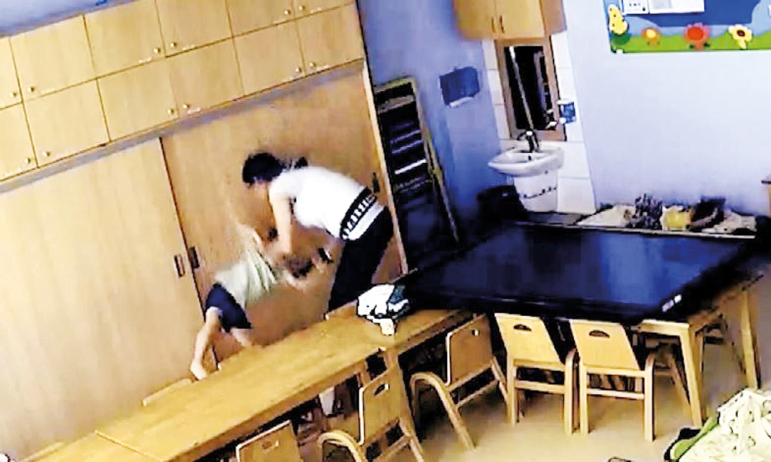 Kreşteki dayağa hapis cezası