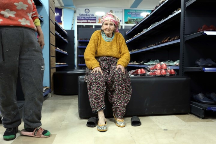  Gülsüm Nineden duygulandıran bağış