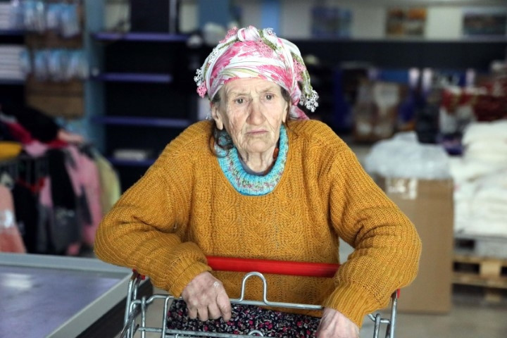  Gülsüm Nineden duygulandıran bağış