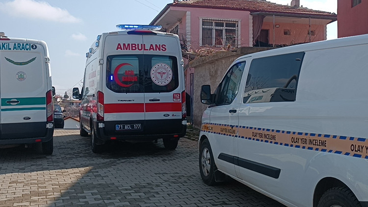 Ailesinin ulaşamadığı genç, evde ölü bulundu