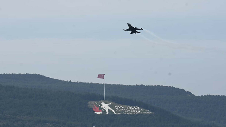 SOLOTÜRK'ten Çanakkale semalarında nefes kesen gösteri