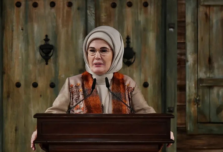 Emine Erdoğan ‘Kuruluş Orhan’ setini ziyaret etti