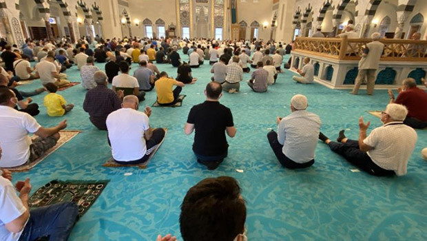 BAYRAM NAMAZI NASIL KILINIR BAYRAM NAMAZI NASIL KILINIR