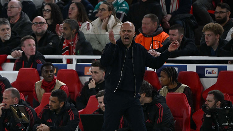 Arne Slot'tan Osimhen açıklaması: 'Sakatlanması işimize yaradı!'