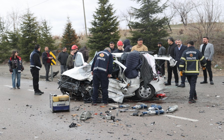 Nevşehir'de üç araç birbirine girdi: 2 ölü, 7 yaralı