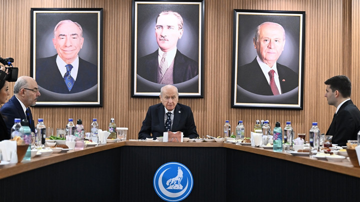 Bahçeli'den Ülkü Ocakları Eğitim ve Kültür Vakfı'na bayram ziyareti