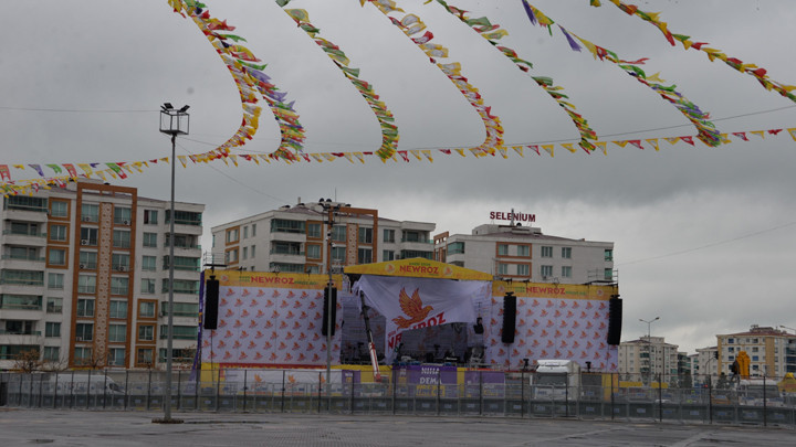 Diyarbakır'da nevruz ateşi için 5 ton odun yakılacak