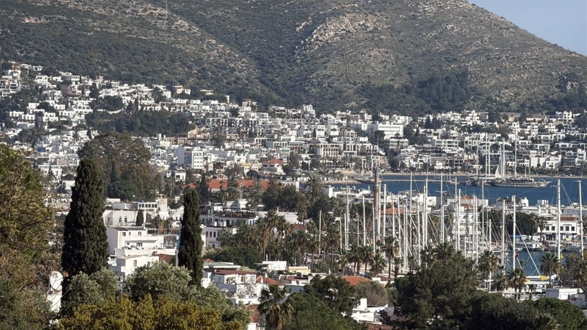 Bu kentte aidatlar 180 bin liraya kadar çıkıyor... Evlerin satış fiyatı da dudak uçuklatıyor