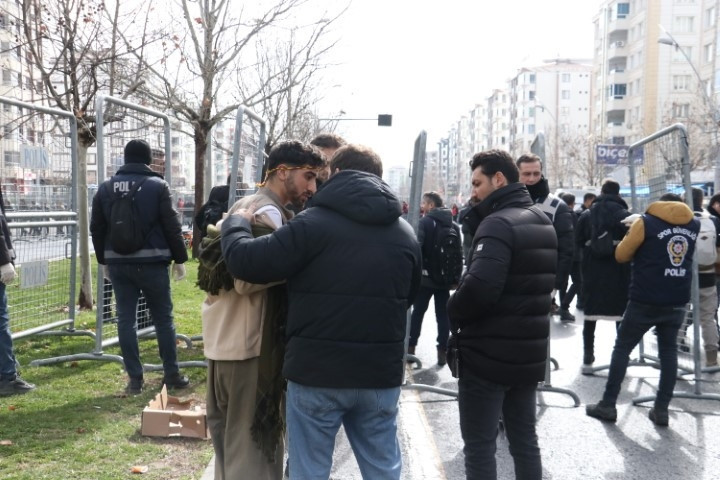 Diyarbakırdaki Nevruz kutlamalarına çok sayıda kişi katıldı