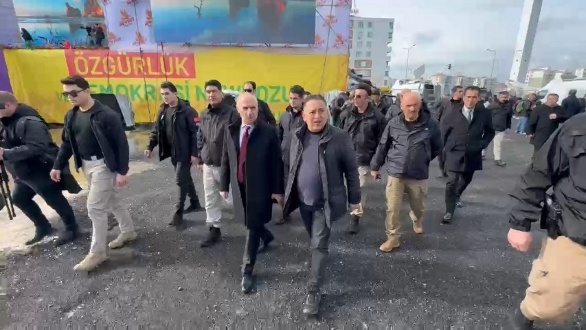 Diyarbakırdaki Nevruz kutlamalarına çok sayıda kişi katıldı