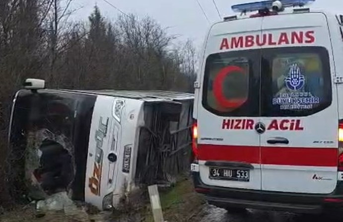 Çatalca'da otobüs devrildi; yaralılar var