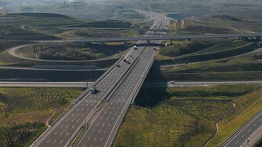 BAYRAMDA ÜCRETSİZ KÖPRÜLER VE OTOYOLLAR LİSTESİ (19 MART-22 MART) | Ramazan Bayramında Avrasya Tüneli, Osmangazi Köprüsü ve Kuzey Marmara ücretsiz mi, bedava mı İşte bayramda ücretsiz olan yollar 2026