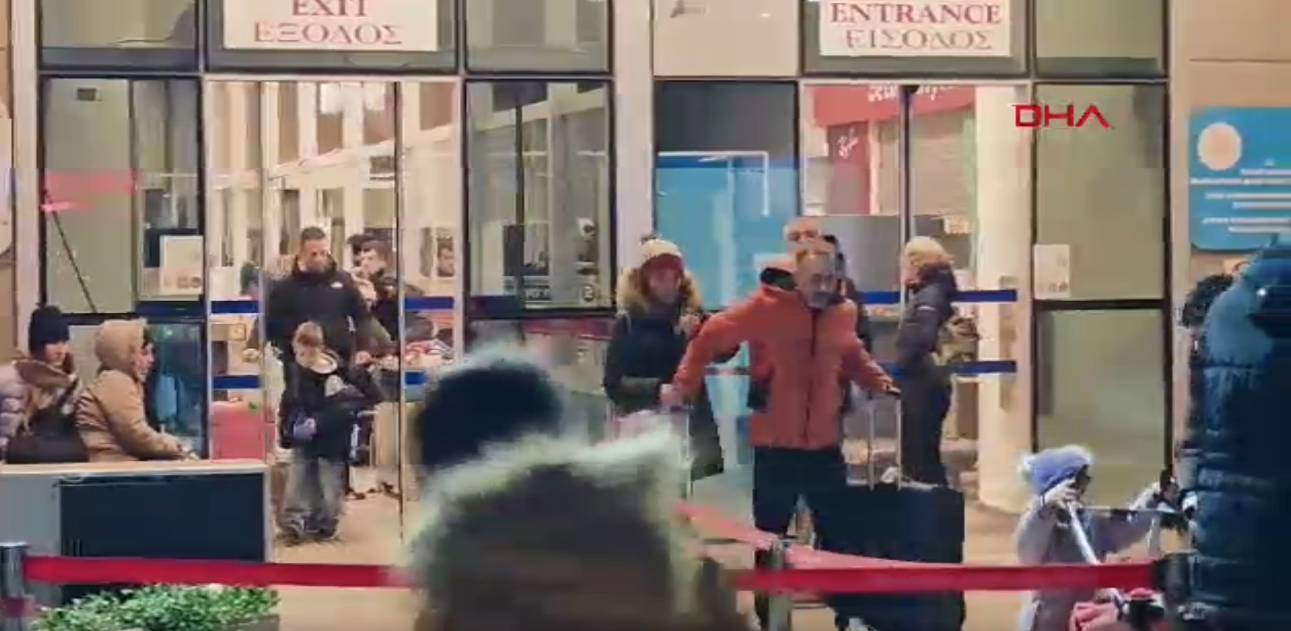 Midilli Adası’nda mahsur kalan Türk turisler yurda döndü