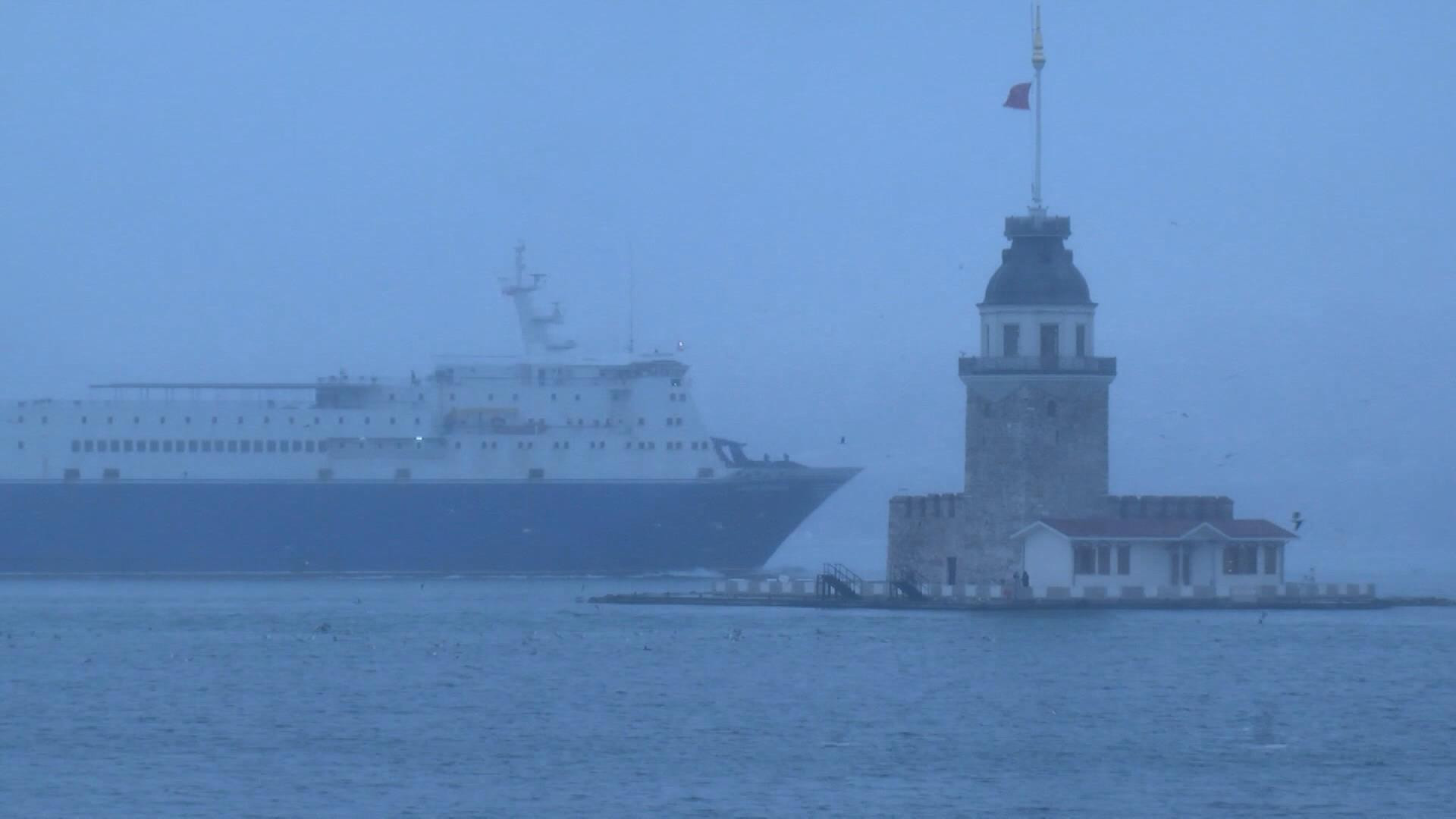 Tüm yurt yağışlı havanın etkisi altında, İstanbul'da sis etkili oluyor