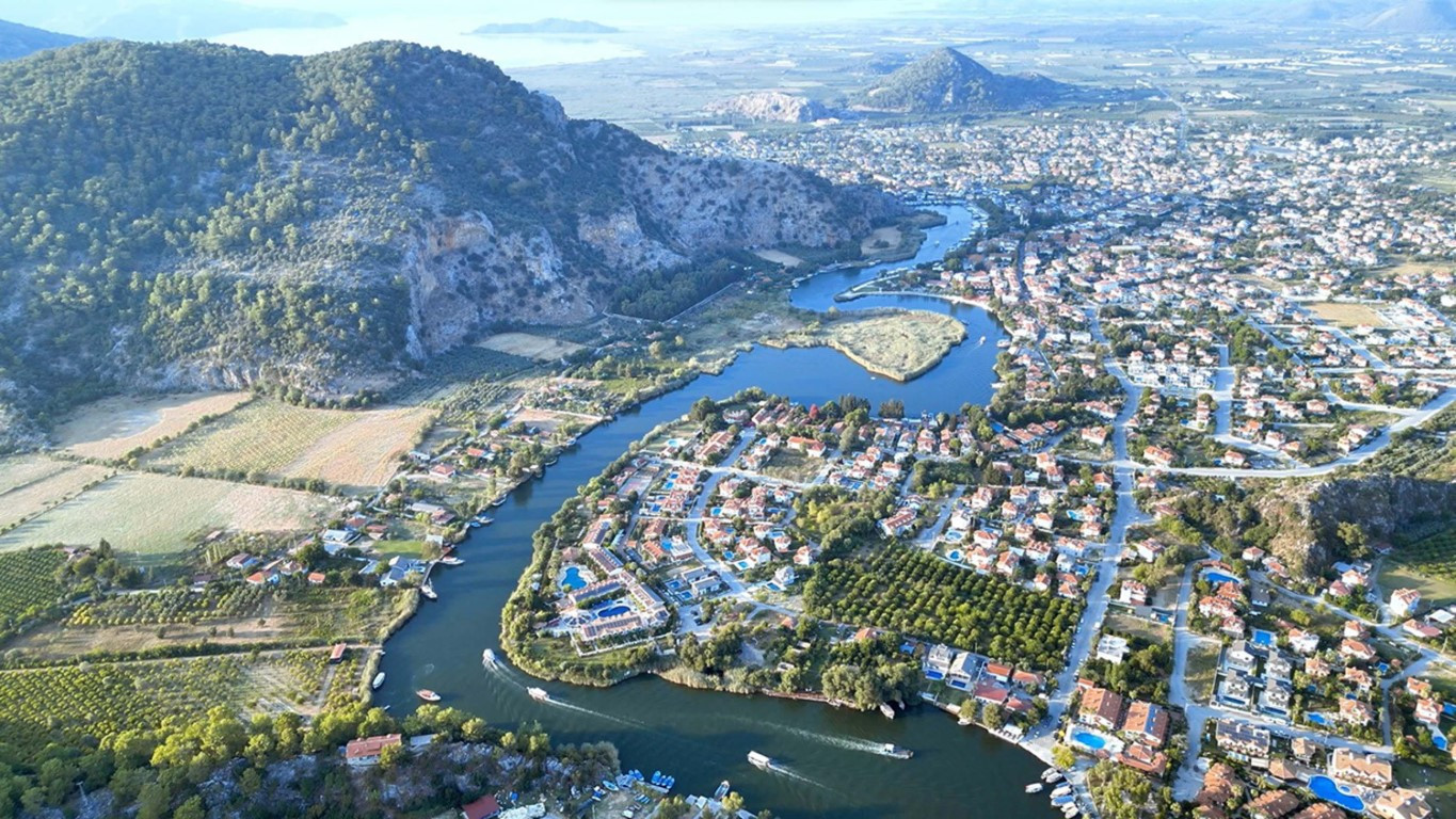 Dünyada nadir bulunuyor Türkiyenin muhteşem turizm lokasyonlarından biri: Gidenler hayran kalıyor