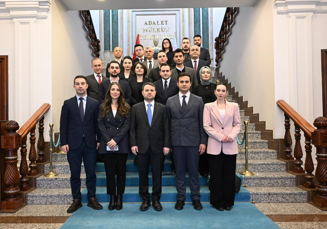 Adalet Bakanı Gürlek, yargı muhabirleriyle bayramlaştı