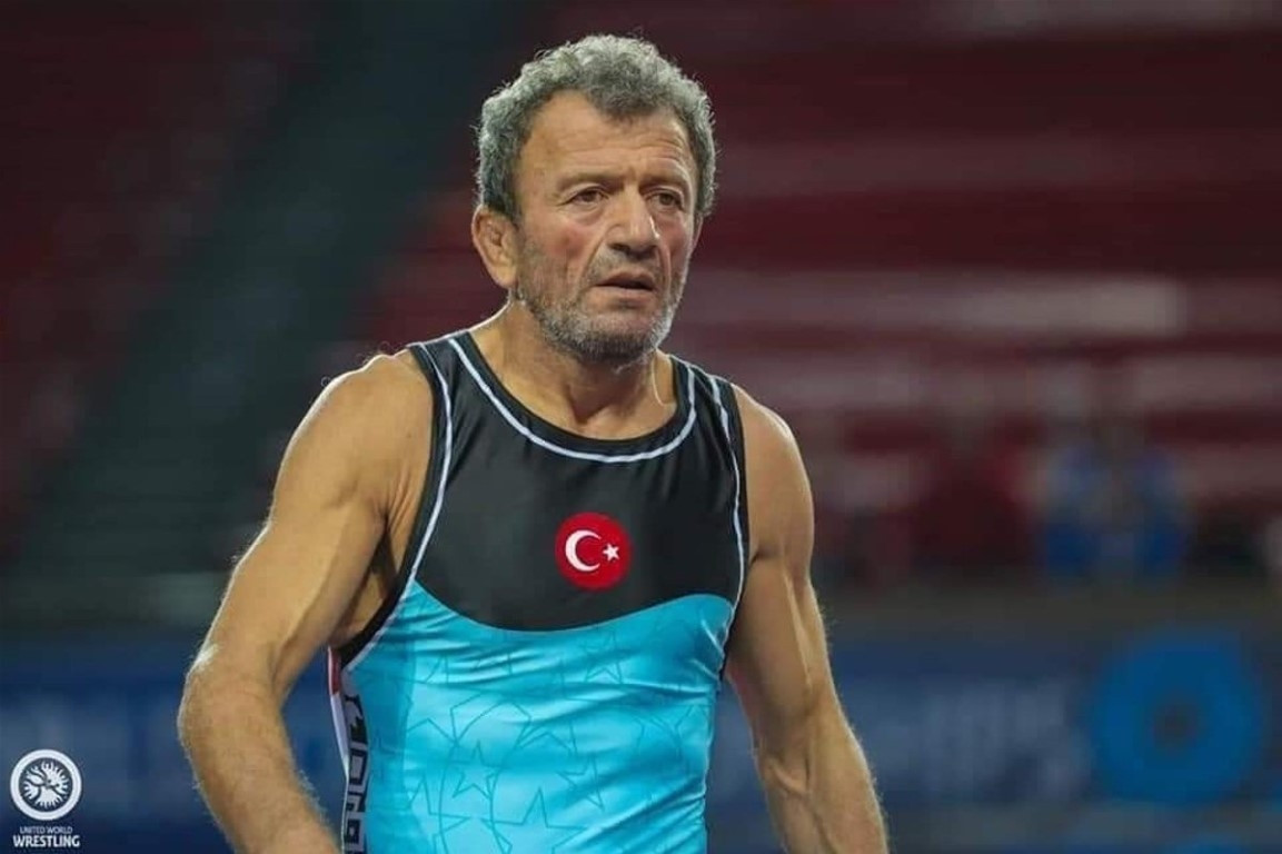  Mesleğine veda etti, öğrencileri gözyaşlarını tutamadı