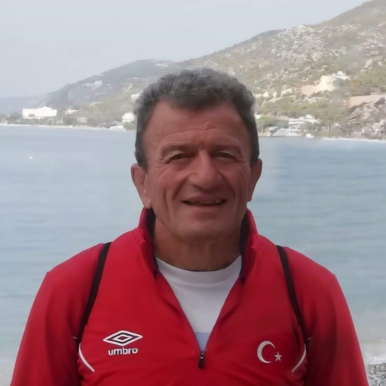  Mesleğine veda etti, öğrencileri gözyaşlarını tutamadı