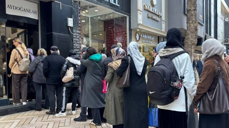 Pide değil, altın kuyruğu... Fiyatı gören kuyumcuya koştu