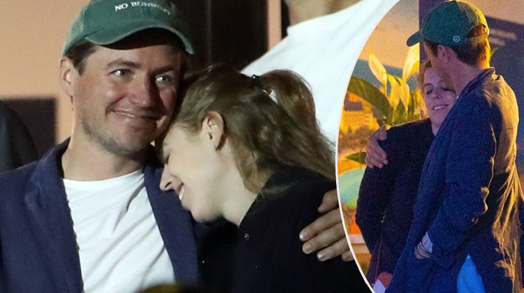 Ne acı! Demek ki onunla parası ve şöhreti için evlenmiş... Yakışıklı kocası elden gidiyor