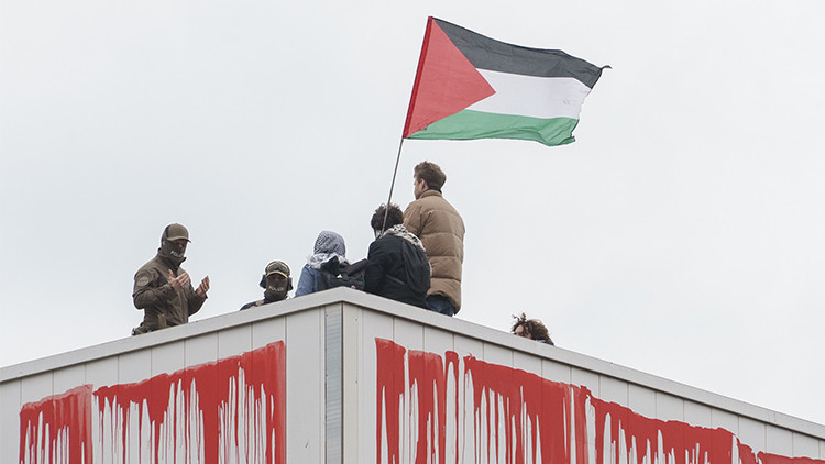 Aktivistlerden Rheinmetall’de Filistin gösterisi